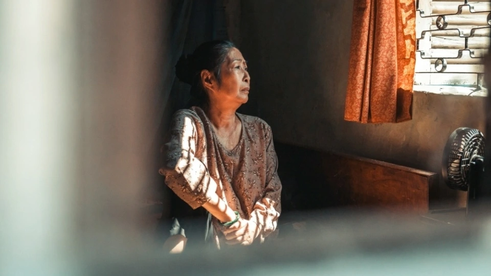 ba-ngoai-nsut-kim-phuong-nhi-nhanh-hom-hinh-trong-lat-mat-8-f04697d4.jpg