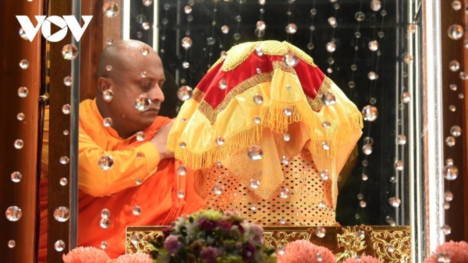 buddha relic.jpg