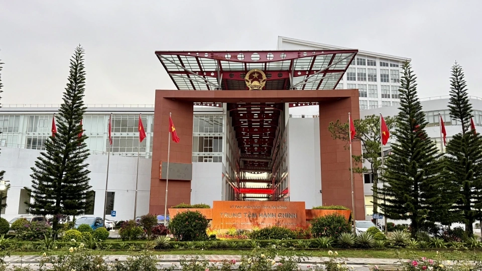 lam_dong_gan_1.100_nguoi_nghi_viec_sau_sap_xep_to_chuc_bo_may_1.jpg