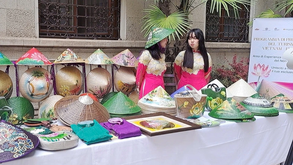 tin_roadshow_milan_1.jpg