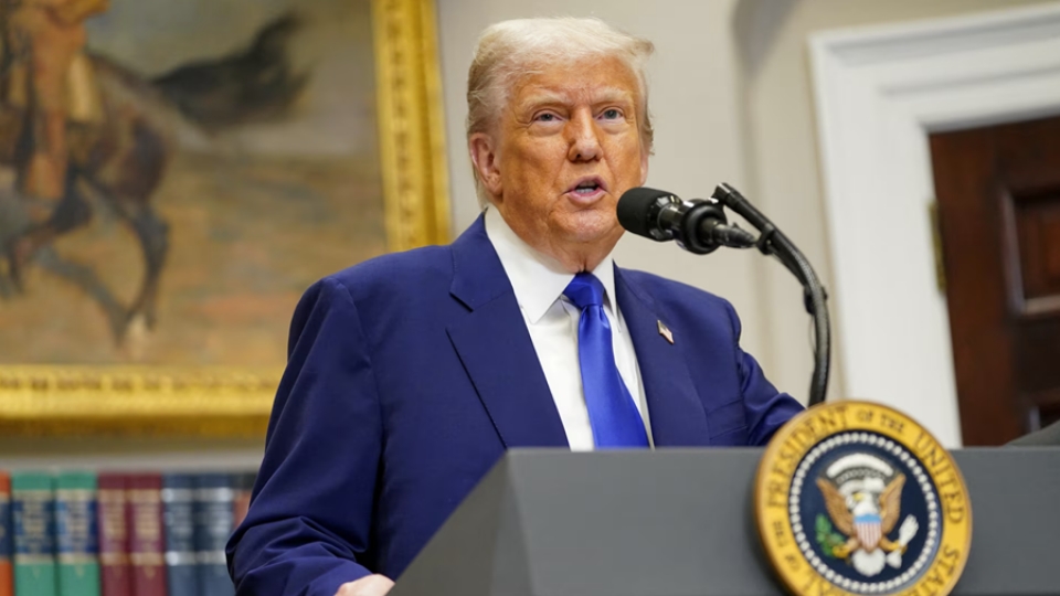 tong_thong_donald_trump_phat_bieu_trong_cuoc_hop_bao_tai_nha_trang_reuters.png