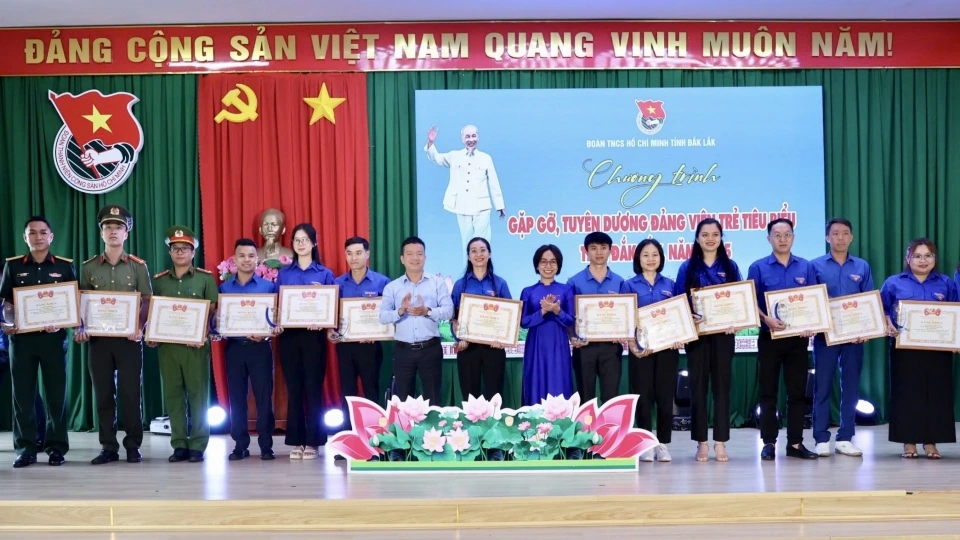 5-6 tuyen duong.jpg