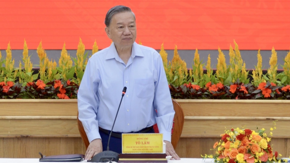Tong bi thu to lam lam viec voi 3 tinh lam dong dac nong.jpg