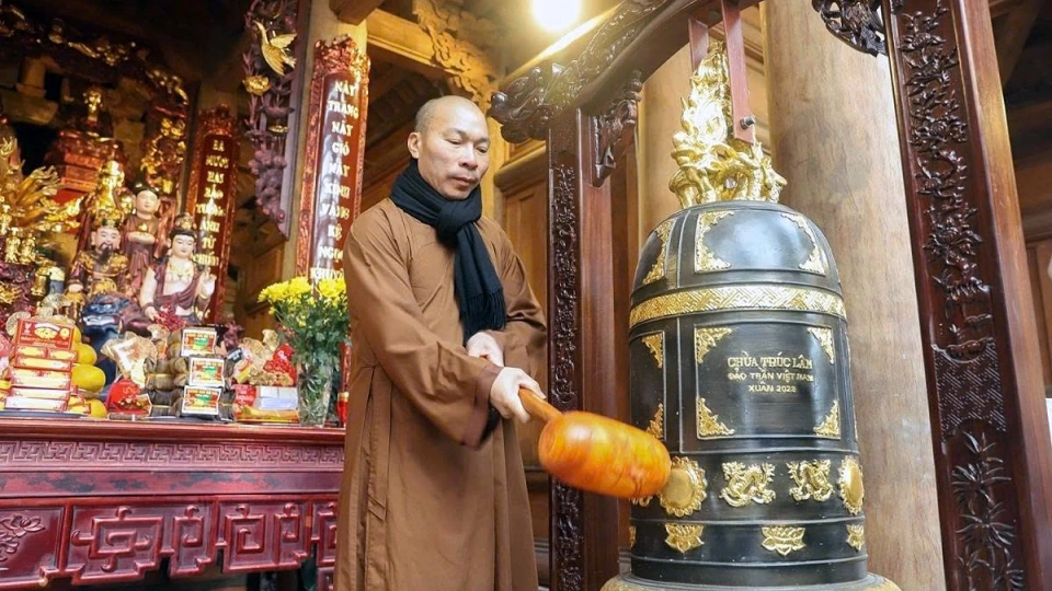 bell ringing for peace on July 1.jpg