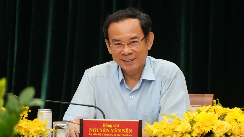 bi_thu_thanh_uy_tp.hcm_nguyen_van_nen_tai_chu_tri_viec_chay_thu_mo_hinh_chinh_quyen_o_cap_xa_phuong_sang_nay.jpg