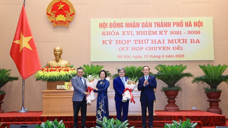 chuc_mung_2_pho_chu_tich.jpg