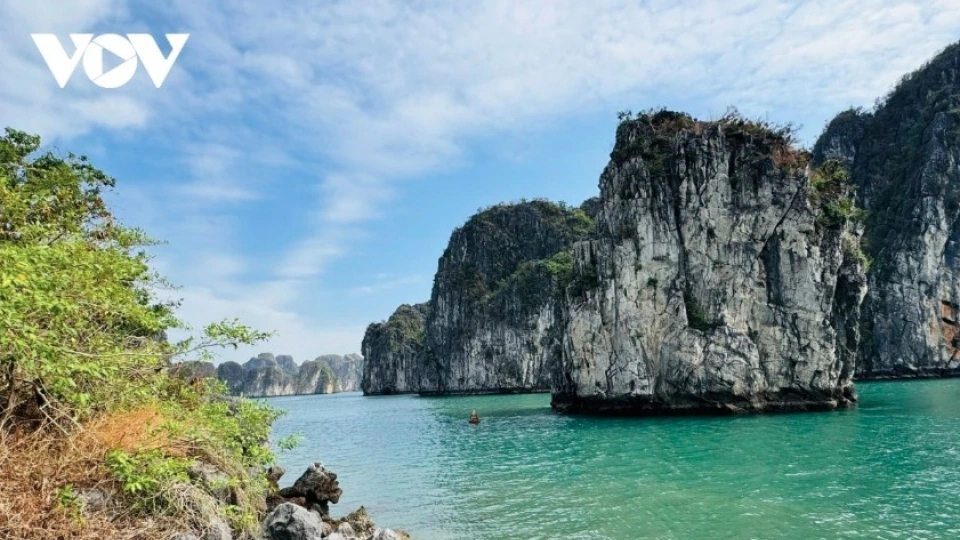 ha_long_bay.jpg