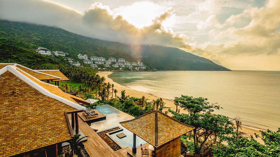 intercontinental-danang-sun-peninsula.jpg