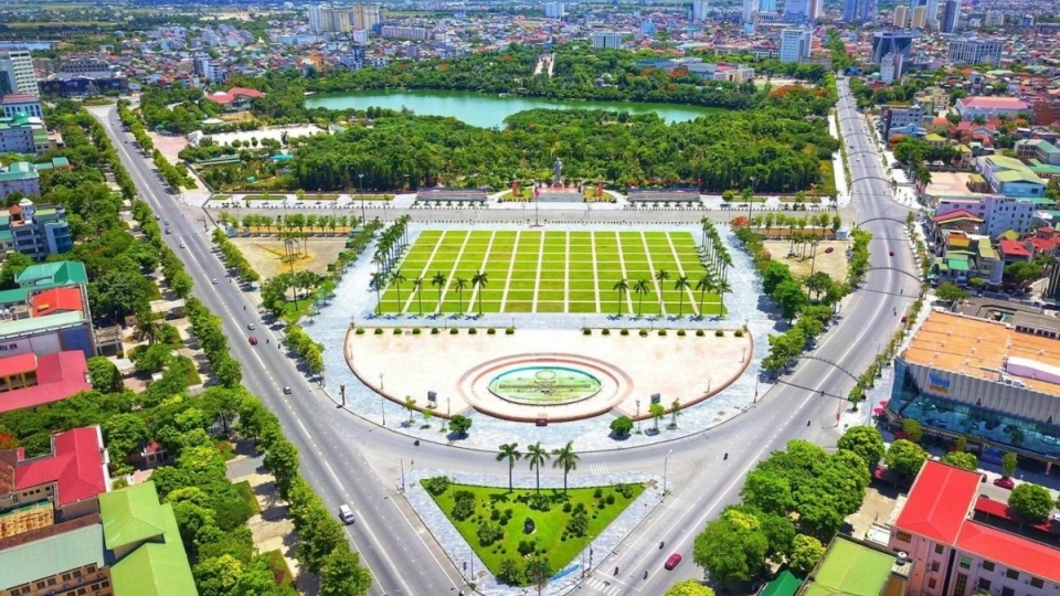 quang truong ho chi minh nghe an.jpg