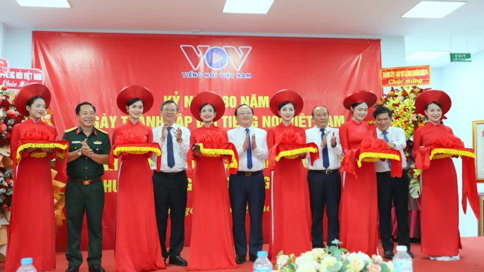 rs-2_cat_bang_khanh_thanh_tru_so_moi_co_quan_thuong_tru_dai_tnvn_khu_vuc_dbscl.jpg