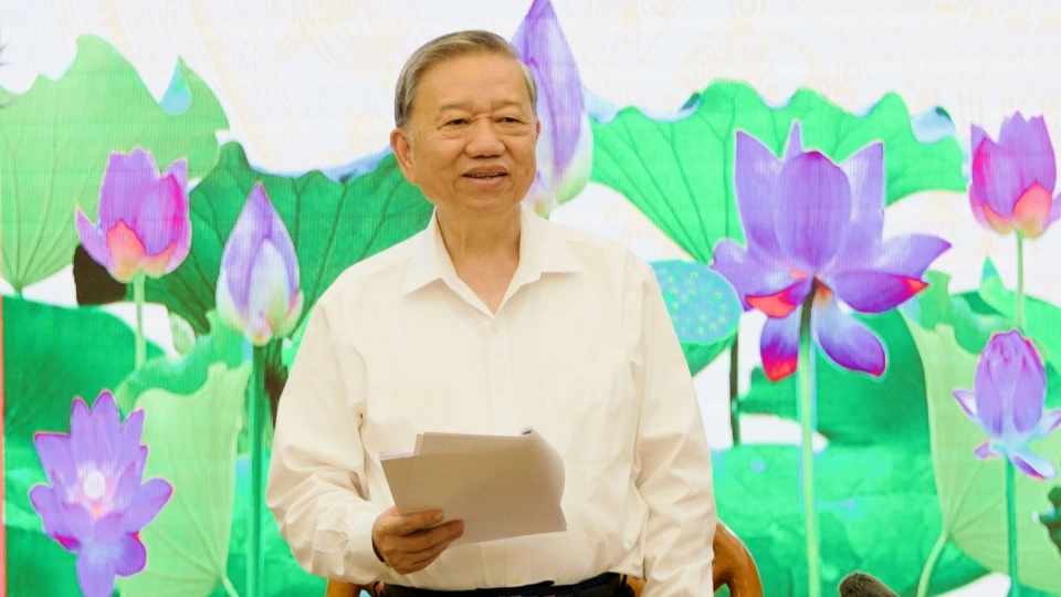 tong_bi_thu_6m.jpg