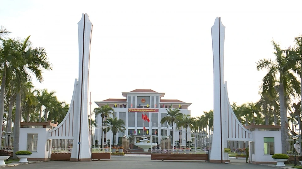 tru_so_ubnd_tinh_quang_nam.jpg