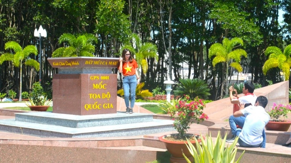 1_mui_ca_mau_-_noi_nguoi_viet_ai_cung_muon_den_mot_lan.jpg