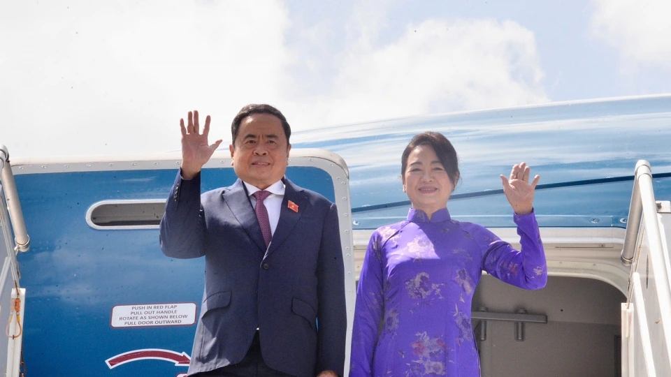 27-7_ctqh_den_thuy_sy.jpg