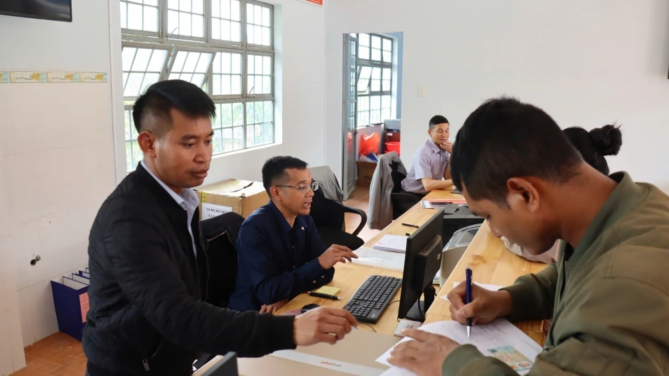 Lam Dong giai quyet tot thu tuc hanh chinh cho nguoi dan 3.jpg