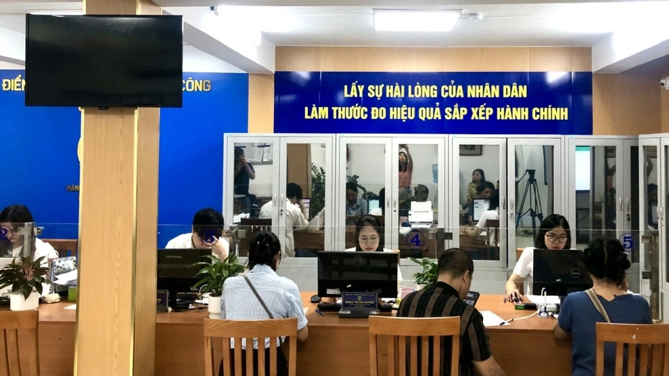 diem_phuc_vu_hanh_chinh_cong_phuong_cua_nam_van_hanh_trong_nhung_ngay_dau_thuc_hien_chinh_quyen_dia_phuong_2_cap_.jpg