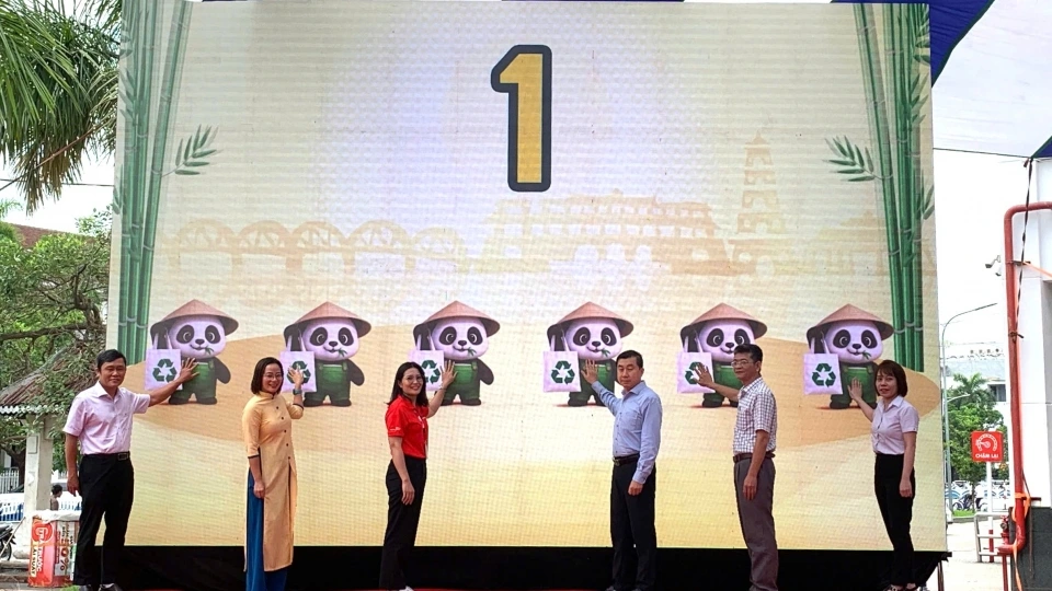 hue_phat_dong_thang_khong_tui_ni_long_2025_voi_chu_de_mang_xanh_ve_nha.jpg