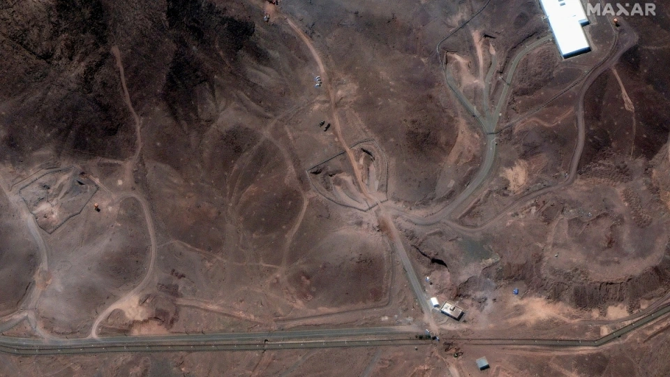 iran_tuyen_bo_tiep_se_noi_lai_hoat_dong_lam_giau_urani.jpg