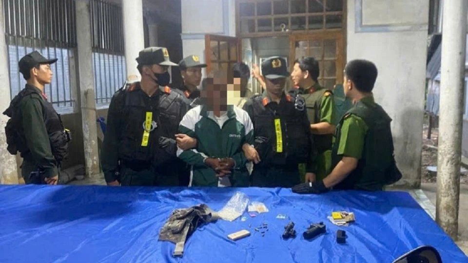 k_van_phuoc_bi_bat_giu_cung_tang_vat._anh_cald.jpg