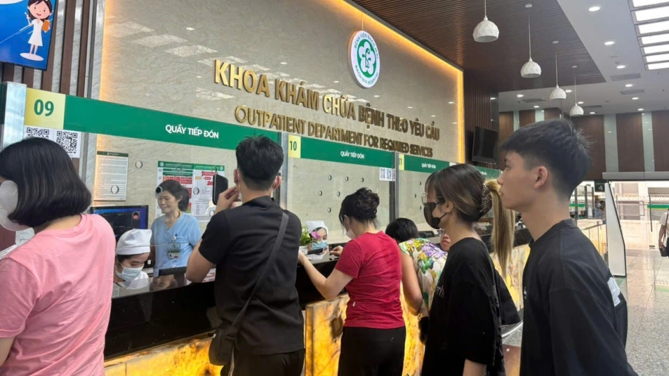 kham_chua_benh_theo_yeu_cau_1.jpg