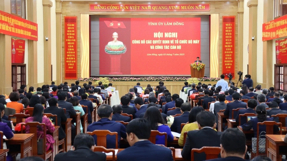 lam_dong_cong_bo_lanh_dao_chu_chot_cac_co_quan_dang_chinh_quyen_1.jpg