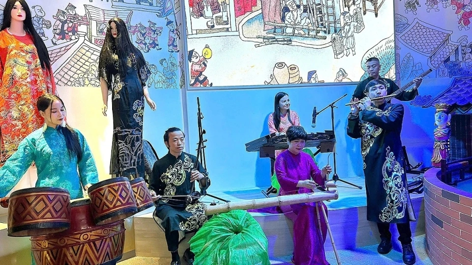 trinh_dien_am_nhac_truyen_thong_viet_nam_tai_expo_2025_anh_vov_tokyo.jpg