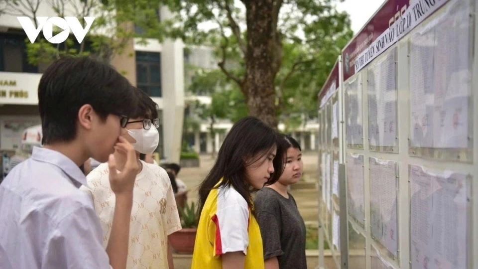 tuyen_sinh_lop_10.jpg