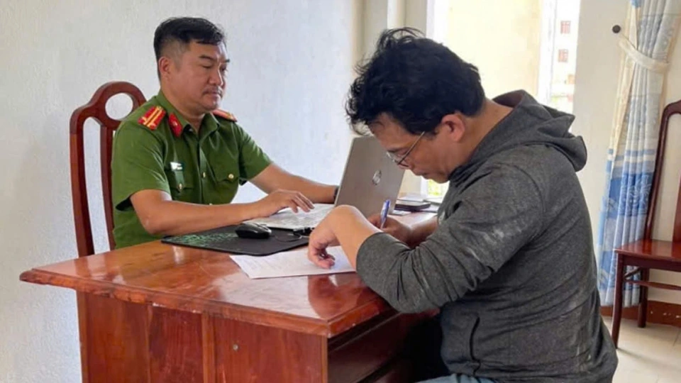 co_quan_canh_sat_dieu_tra_cong_an_thanh_pho_da_nang_tong_dat_quyet_dinh_doi_voi_nguyen_viet_dong._1.jpg