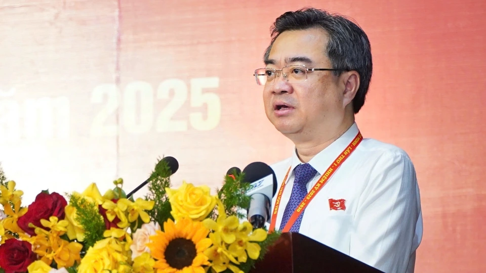 ong_nguyen_thanh_nghi_lam_bi_thu_dang_bo_cac_co_quan_dang_cua_tp.hcm_anh_lv.jpg