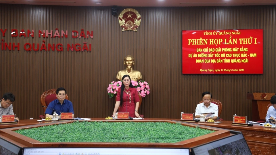quang_canh_phien_hop_20250813183546.jpg