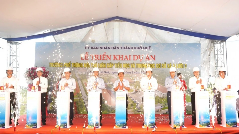 tai_le_trien_khai_hai_du_an_truong_pho_thong_noi_tru_lien_cap_tai_a_luoi.jpg