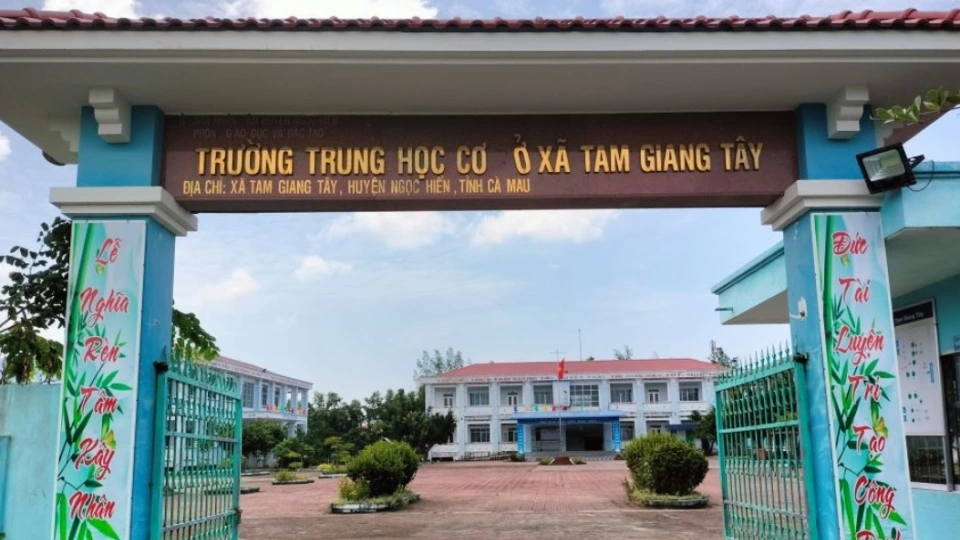 truong_tam_giang_tay_noi_ong_tam_cong_tac_truoc_khi_bi_khoi_to.png