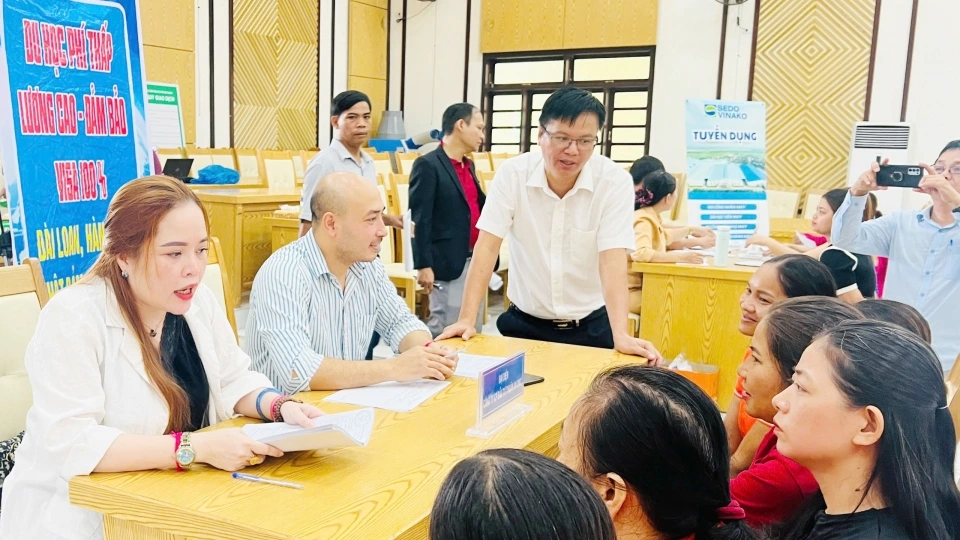 6_san_giao_dich_viec_lam_o_xa_thanh_my.jpg