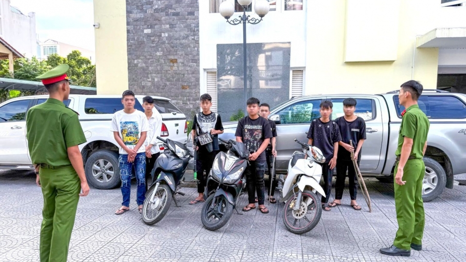 bat_giu_nhom_7_thieu_nien_dung_hung_khi_cuop_tai_san_trong_dem.jpg