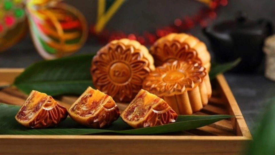 cach_an_banh_trung_thu_khong_lo_tang_can.jpg
