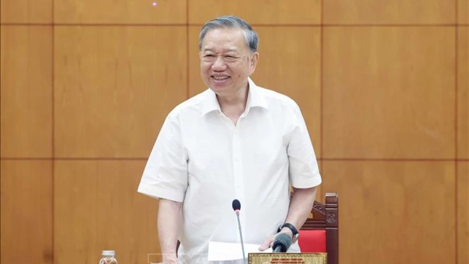 vna_potal_tong_bi_thu_to_lam_lam_viec_voi_thuong_truc_cac_tieu_ban_dai_hoi_xiv_cua_dang_stand.jpg