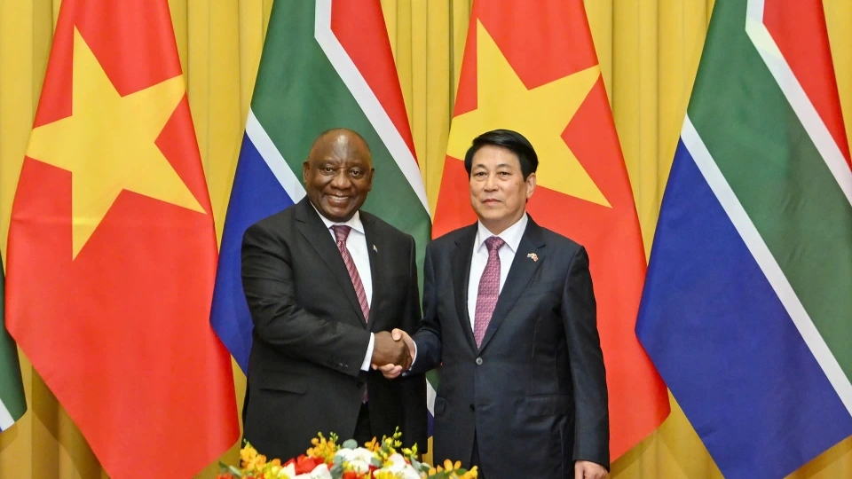 23-10_Chủ tịch nước Lương Cường và Tổng thống Matamela Cyril Ramaphosa (1).jpg