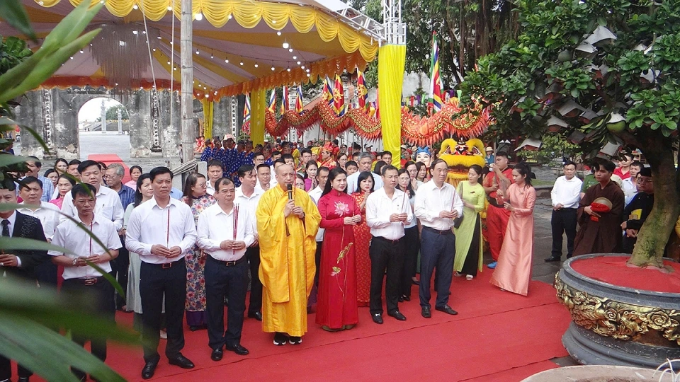 ban_to_chuc_le_hoi_mua_thu_con_son_-_kiep_bac_dang_huong_lam_le_cao_yet_mo_hoi_mua_thu_con_son_-_kiep_bac_nam_2025.jpg