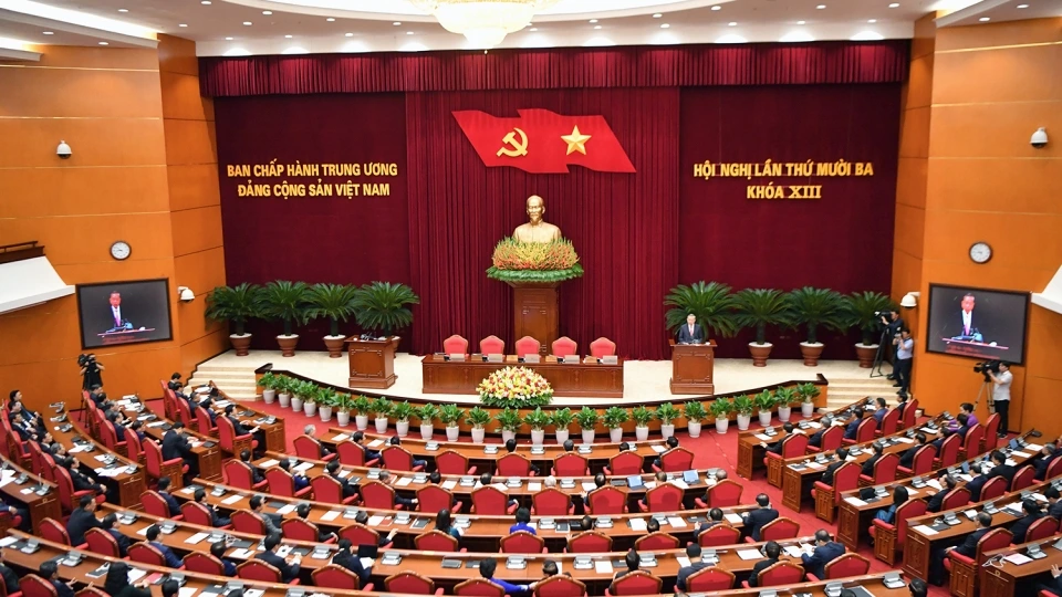 hoi_nghi_trung_uong_13_be_mac_3.jpg
