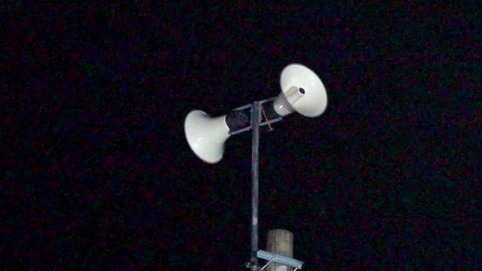 loa_phat_thanh_nhac_nho_con_em_hoc_tap_hang_dem.jpg