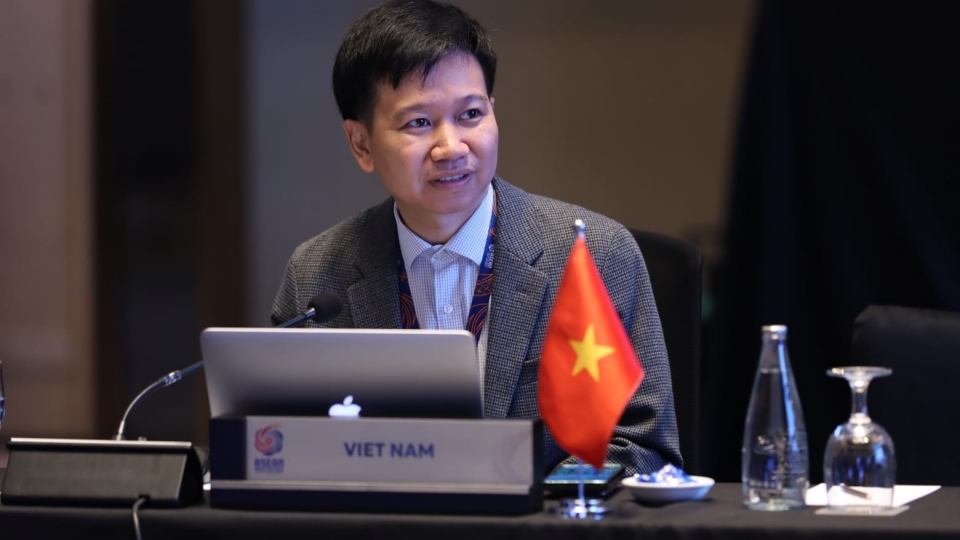 ong_nguyen_anh_duc_-_truong_dai_dien_kinh_te_thuong_truc_viet_nam_tai_asean.jpg