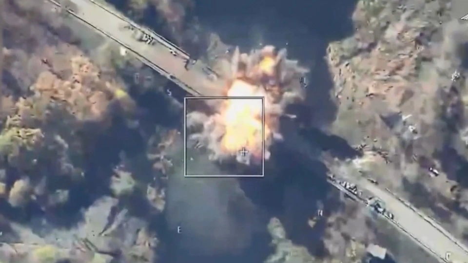 khong quan Nga khong kich Ukraine, Nga pha cau hau can Ukraine -bo quoc fong Nga.jpg