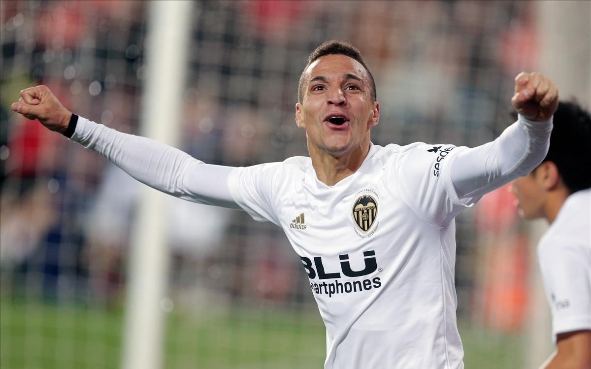 Tiền đạo: Rodrigo (từ Valencia tới Leeds với giá 27 triệu Bảng)