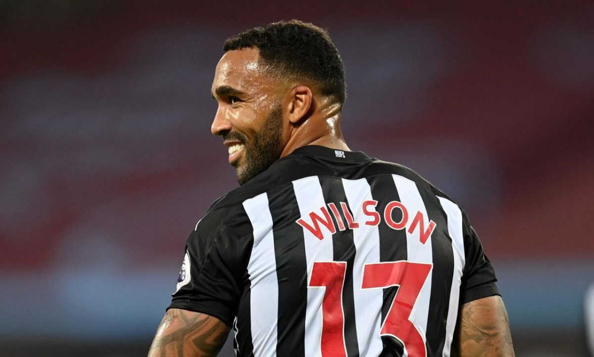 Tiền đạo: Callum Wilson