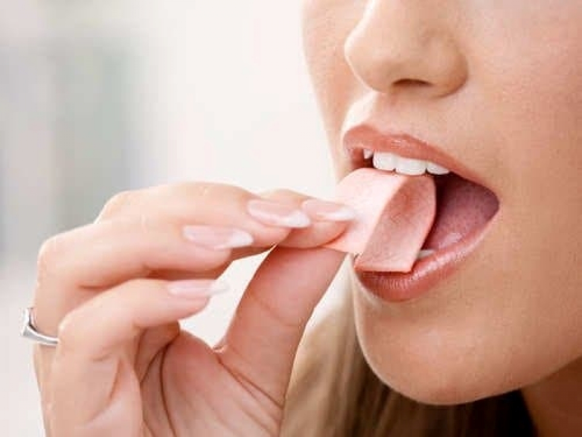 Kẹo cao su: Nếu bạn có thói quen nhai kẹo cao su thường xuyên, nó có thể là lý do đằng sau những cơn đau đầu thường xuyên của bạn. Theo một nghiên cứu, sự co cơ kéo dài ở đầu hoặc cổ có thể gây đau đầu./.