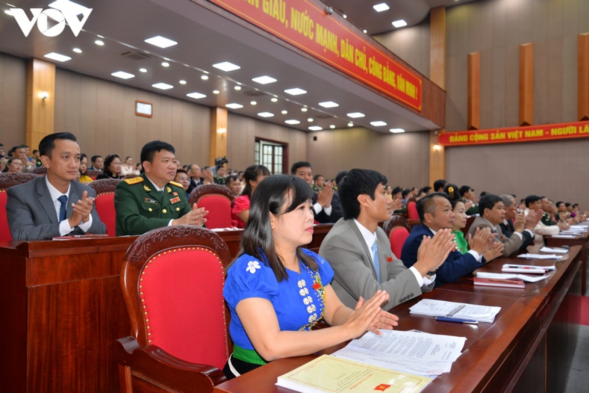 Lĩnh vực nổi bật nhất trong nhiệm kỳ 2015-2020 là phát triển nông nghiệp ứng dụng công nghệ cao. Đến nay, tỉnh đã có hơn 80 nghìn héc ta cây ăn quả, đứng thứ 2 trong cả nước (sau tỉnh Tiền Giang); có 14 chuỗi nông sản an toàn và đã xuất khẩu sản phẩm sang 12 nước với 16 loại sản phẩm.