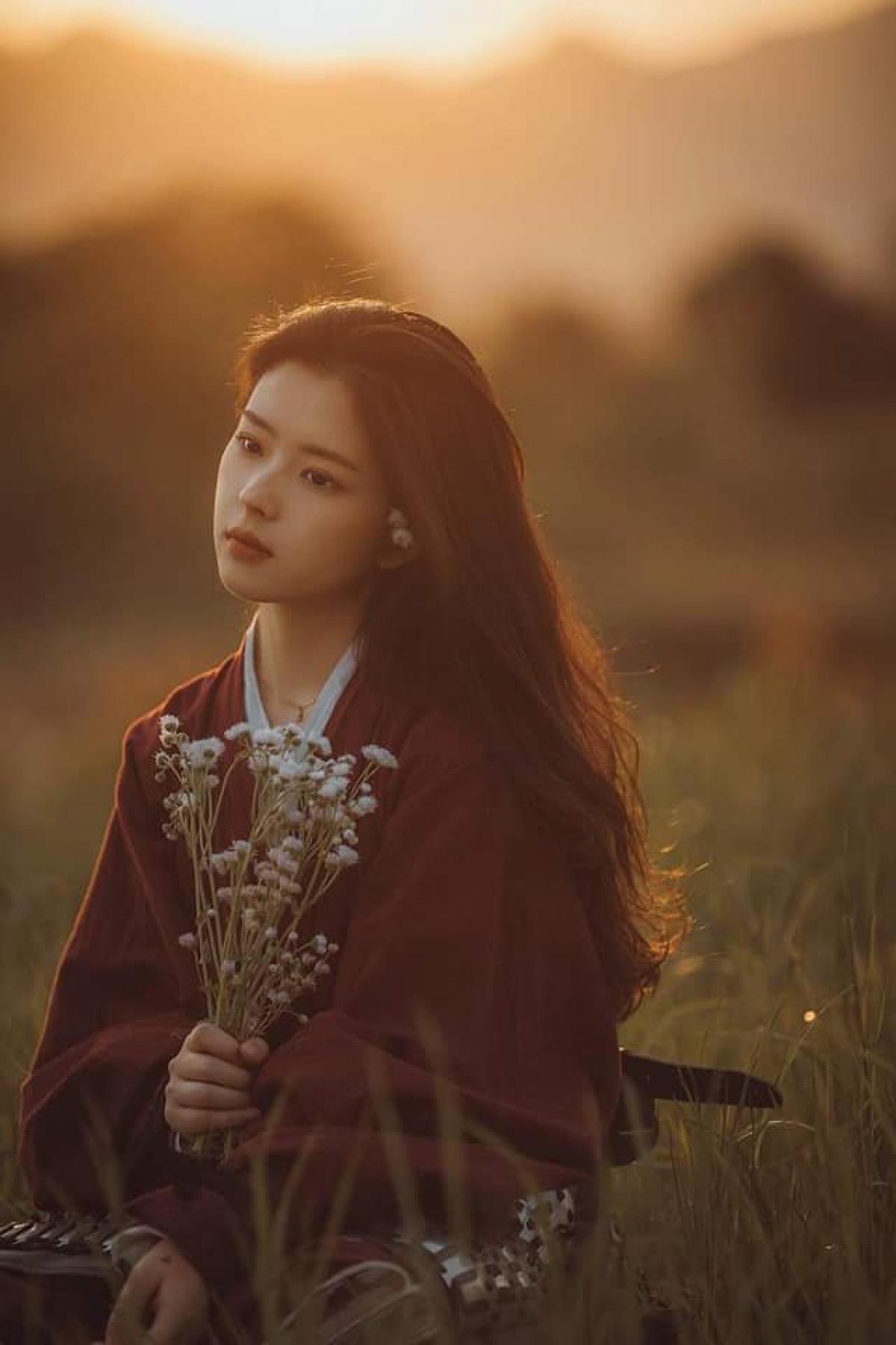 Nhan sắc, ngoại hình chuẩn mực cùng thần thái không thua kém nữ chính của Á Tây đã gây ấn tượng với nhà sản xuất.