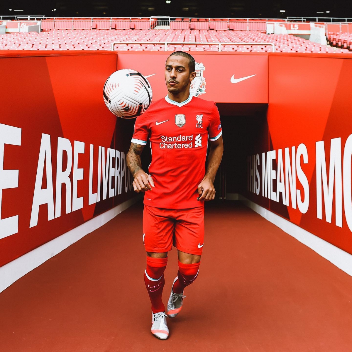 Thiago đã cùng Barca và Bayern Munich thống trị giải quốc nội cũng như lên đỉnh Champions League.