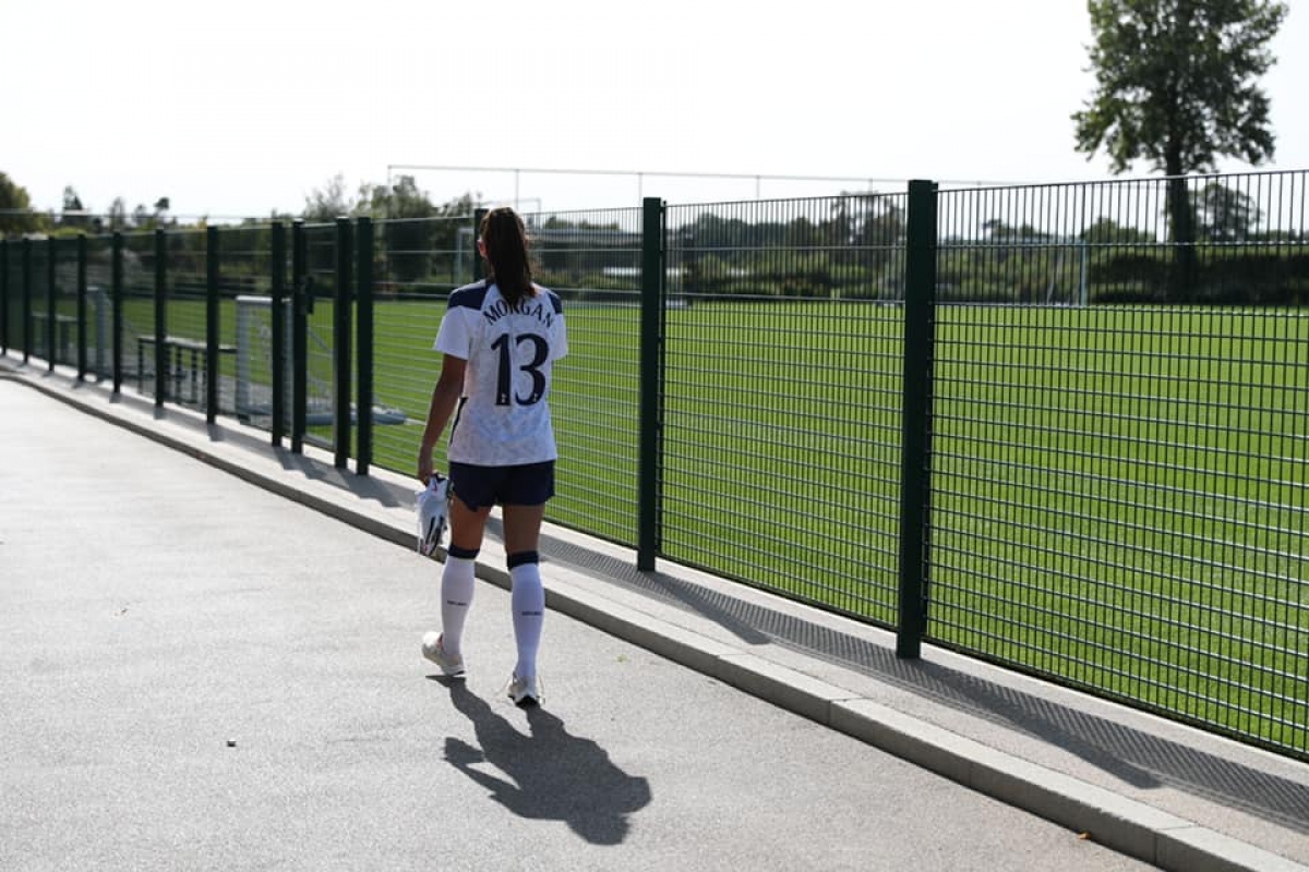 Alex Morgan từng giúp Lyon đăng quang tại Champions League nữ, giúp ĐT Mỹ giành HCV Olympic môn bóng đá nữ và 2 lần vô địch World Cup nữ.