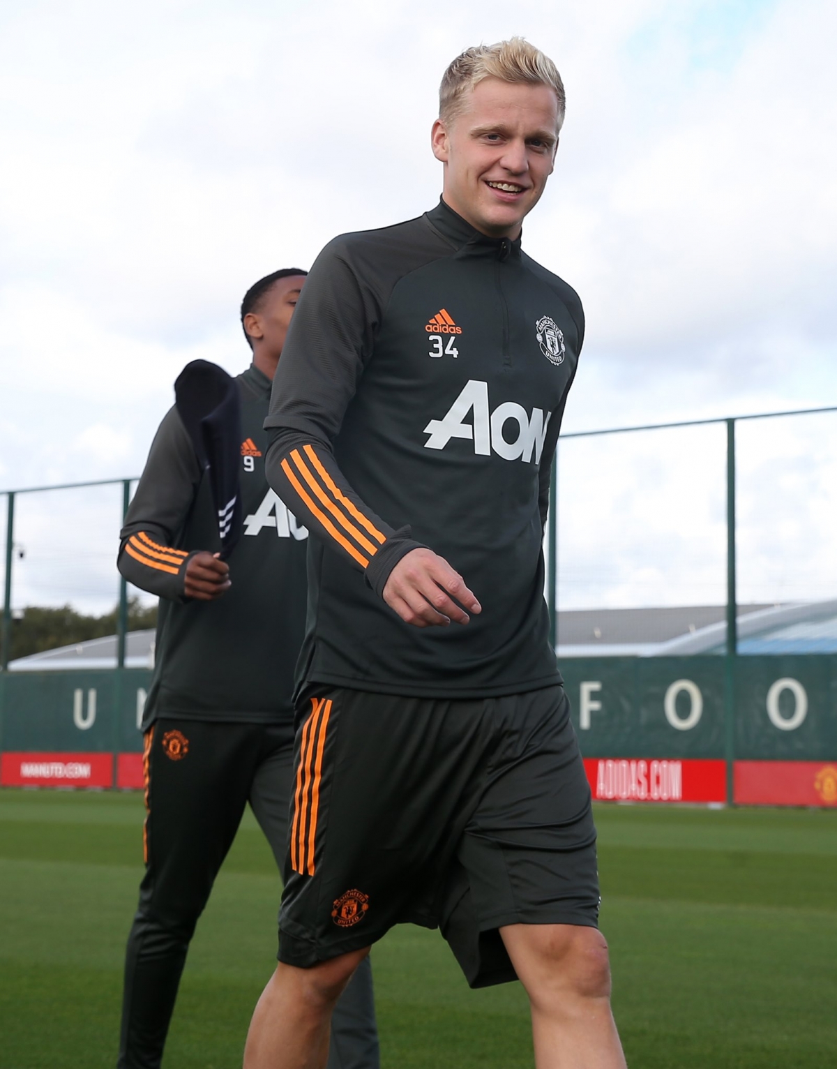 Van De Beek sẽ có lần đầu đá chính ở Premier League sau khi ngồi dự bị trong trận thua Crystal Palace 1-3 hồi cuối tuần trước?